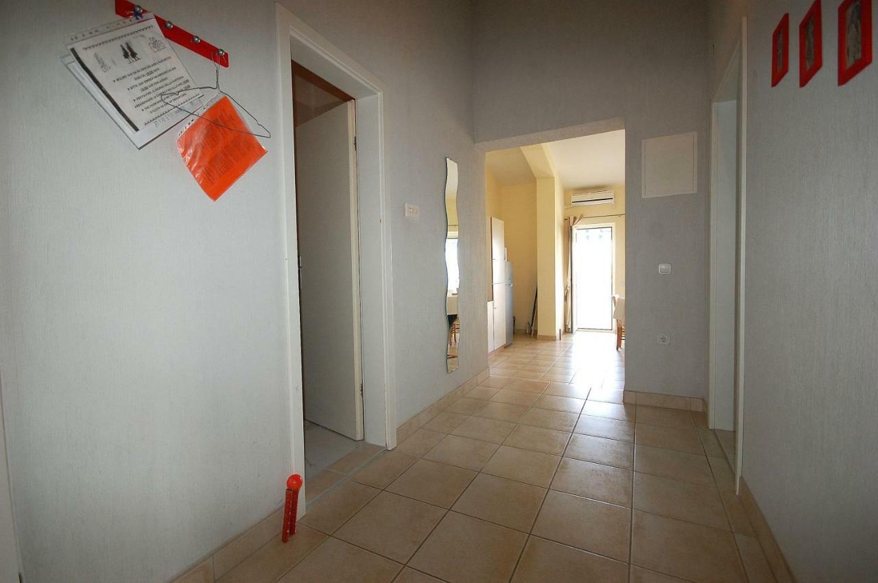Apartments Nency By El-Pi Tours Malinska Exterior foto